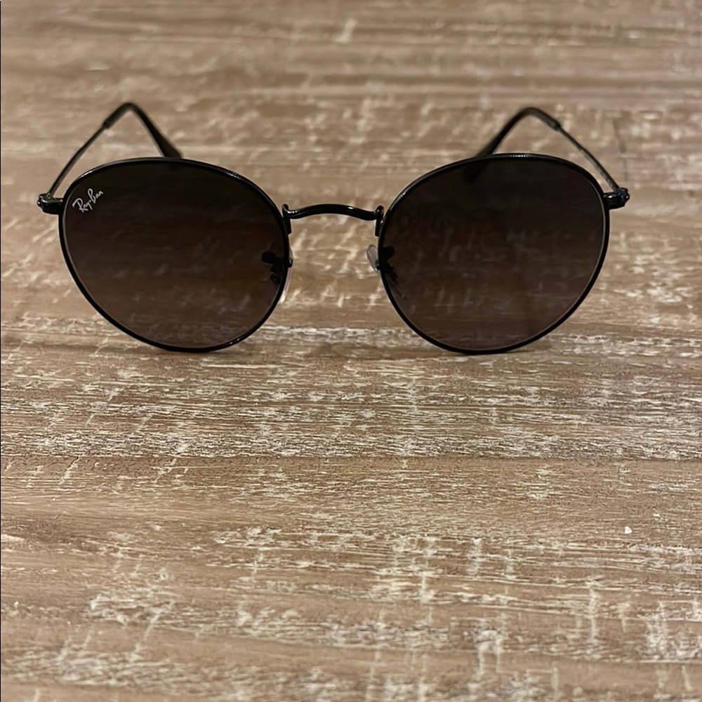 Ray-Ban Round Black Sunglasses
